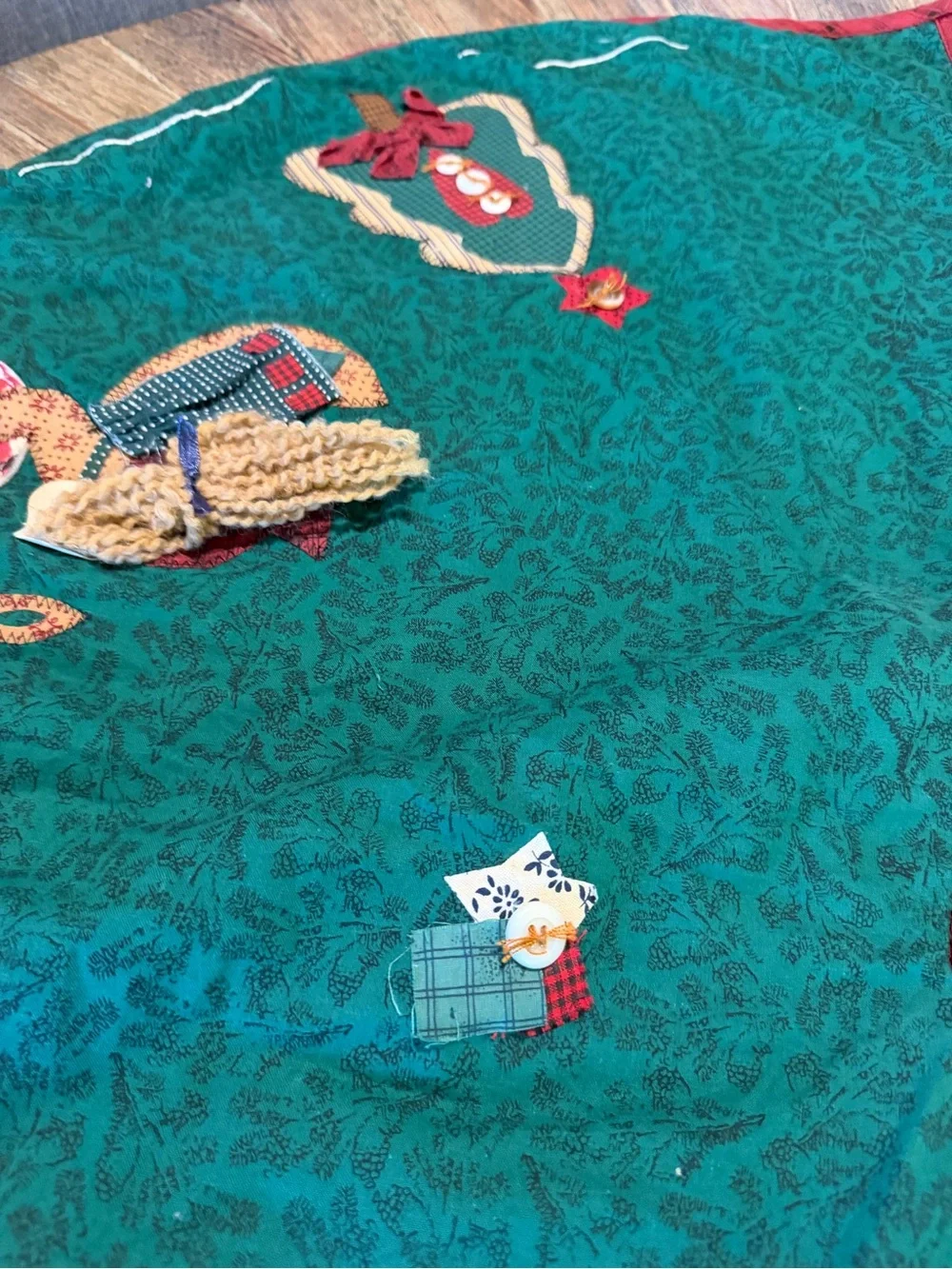 Vintage Primitive Country Christmas Tree Skirt 43” Folk Art Angel Appliqué 90’s